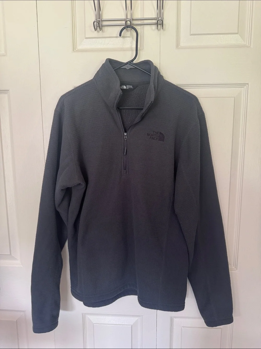 Men’s Medium North Face Quarter zip